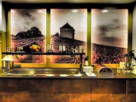 Buffet breakfast on weekdays (EUR 12 per person)