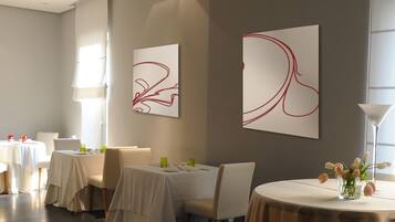 Lunch, dinner served; Italian cuisine, garden views