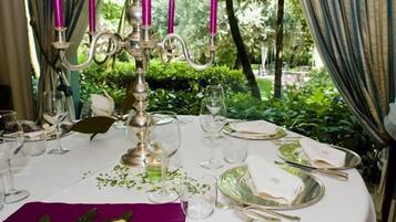 Lunch, dinner served; Italian cuisine, garden views