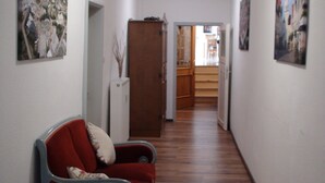 Unclassified image, 3 of 80, button - Hotel Hirsch (Guenzburg)