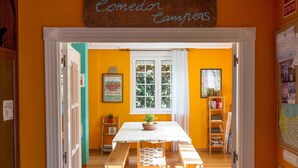 Breakfast area - Las Dunas Hostel (Castrillon)