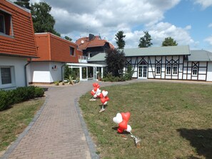 Façana frontal de l'allotjament