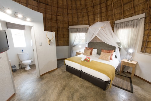 Sefapane Lodges and Safaris