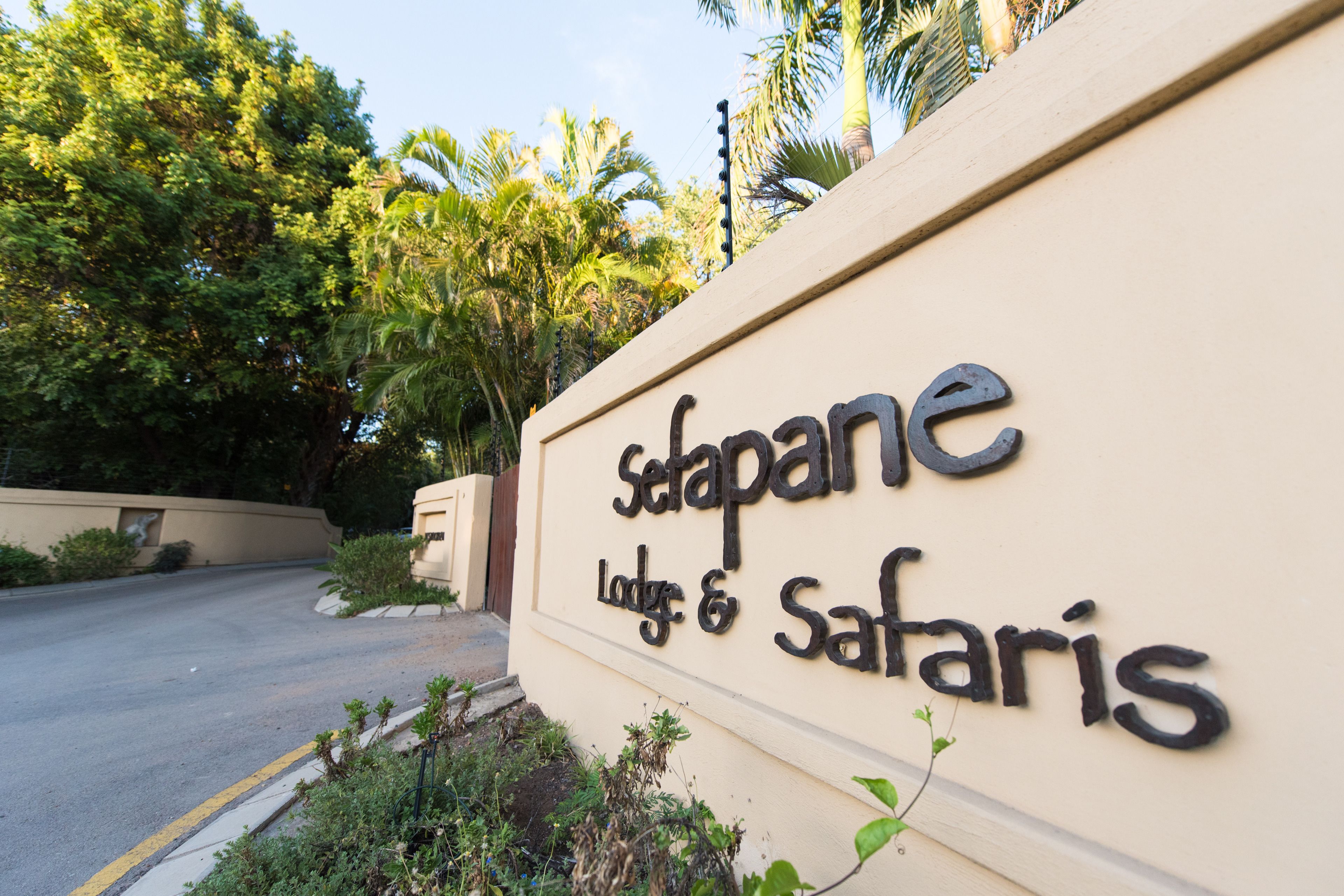 Két bảo mật tại phòng, trang trí khác biệt 