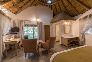 Luxury Rondavel | In-room safe, individually decorated, individually furnished