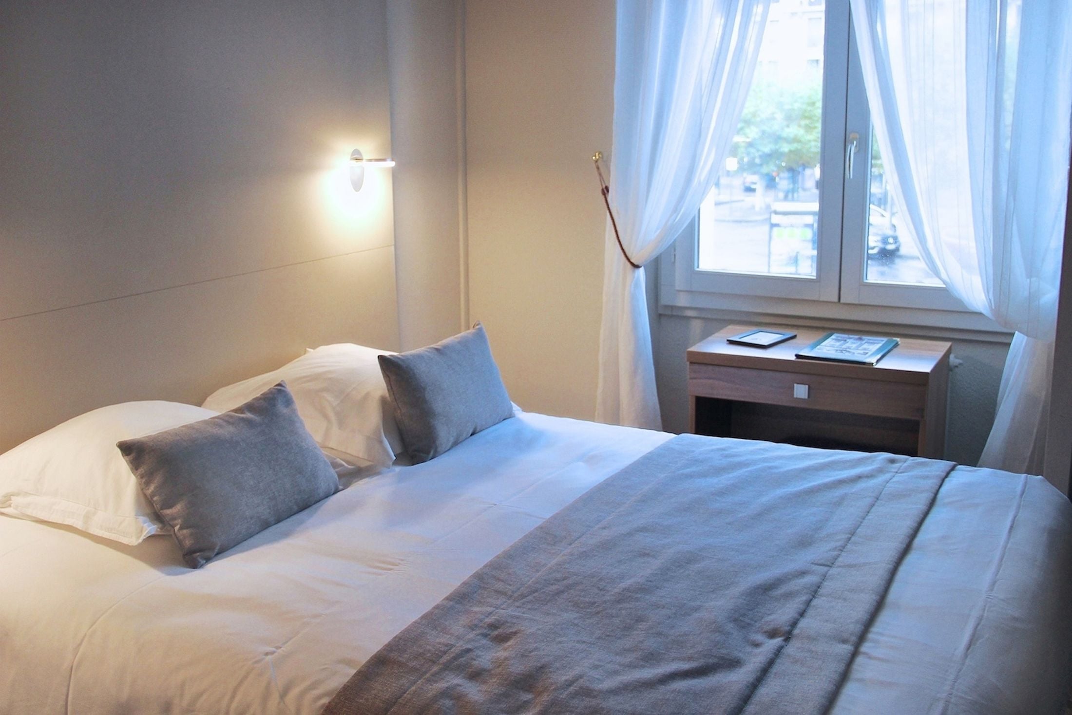 standard double room | 1 bedroom, premium bedding, desk, blackout curtains