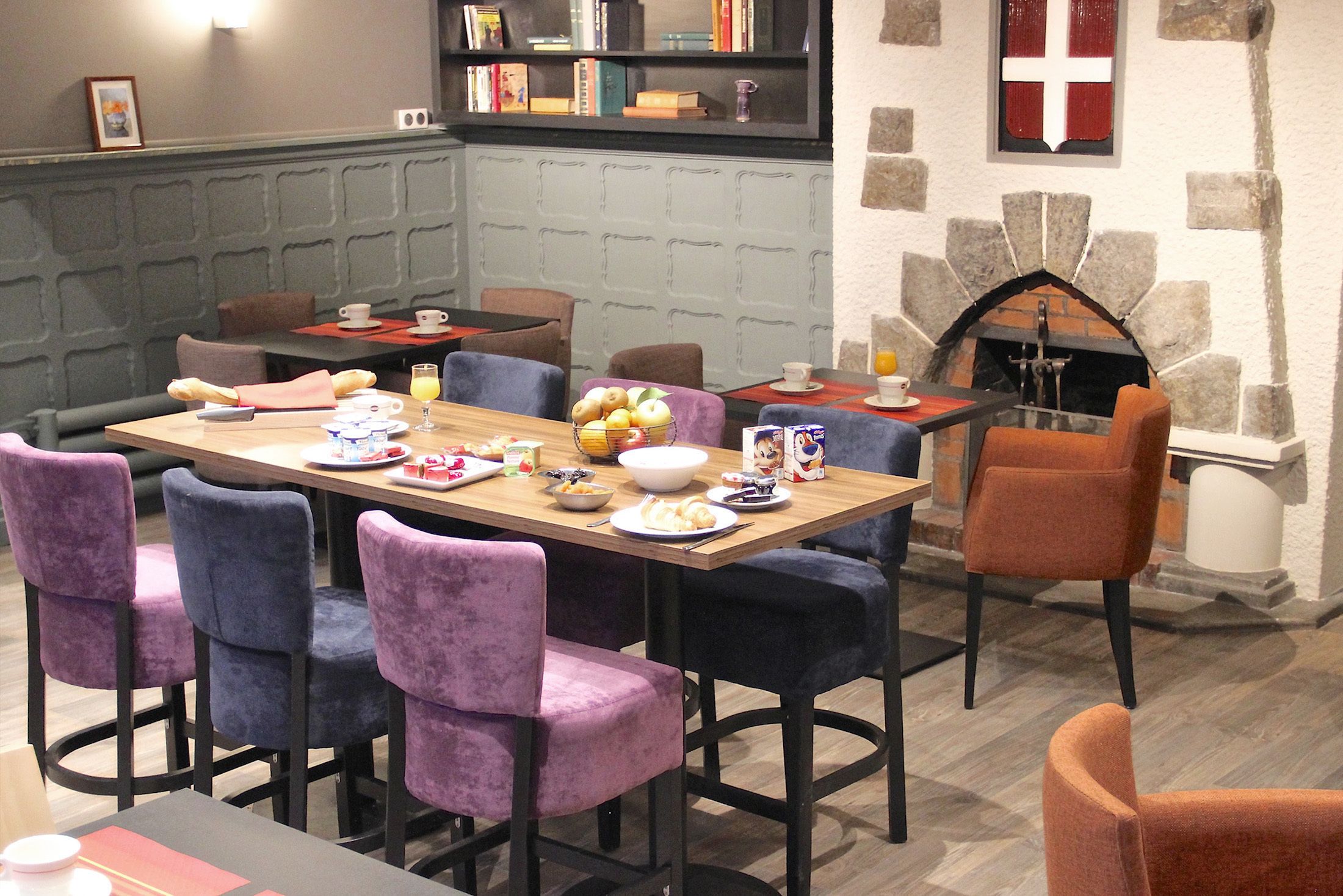 daily buffet breakfast (eur 9.00 per person)