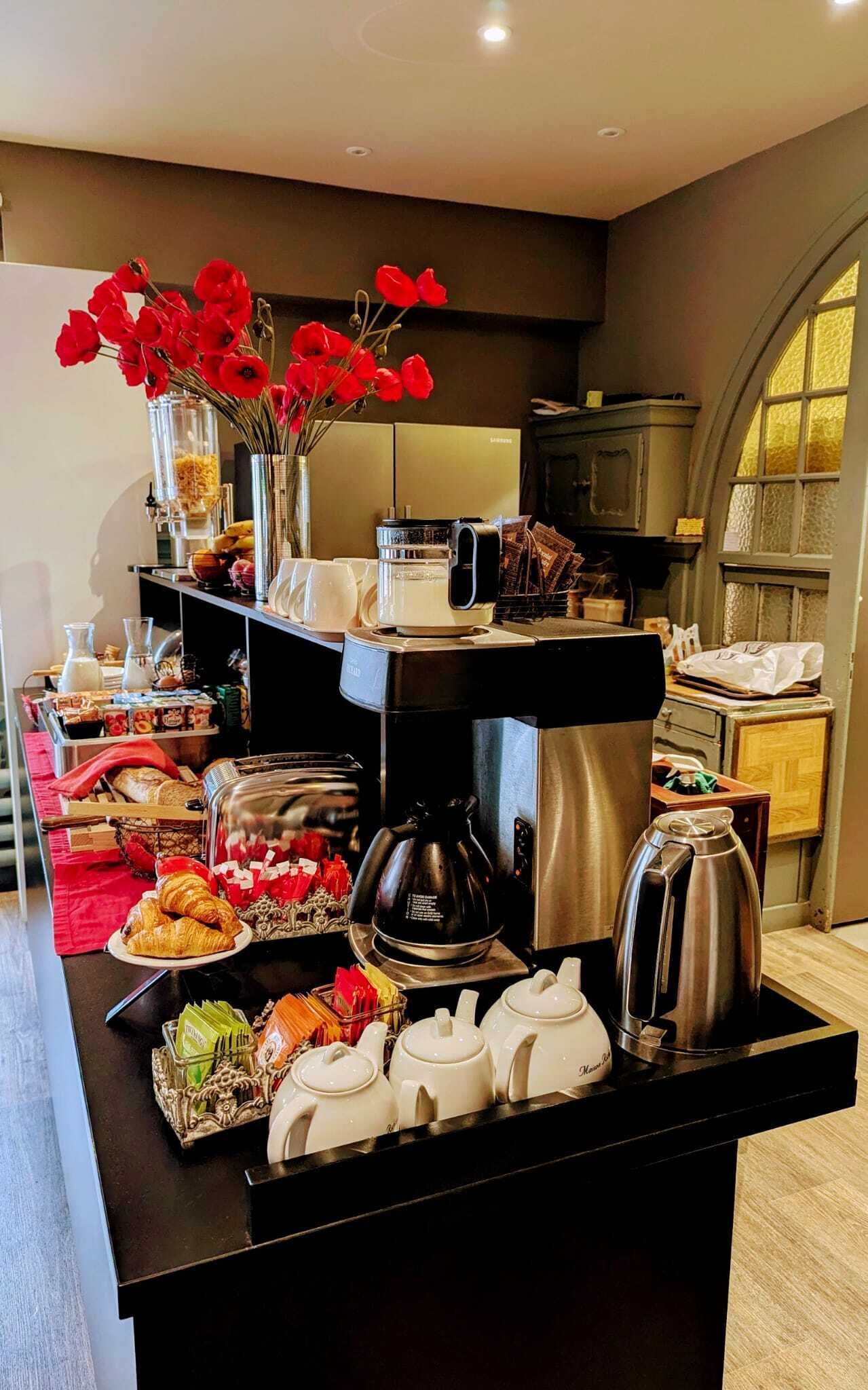 daily buffet breakfast (eur 9.00 per person)