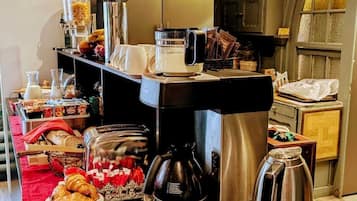 Petit déjeuner buffet servi tous les jours en supplément