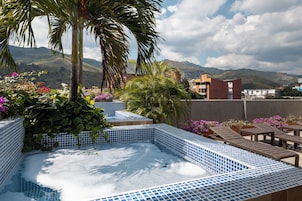 Bañera de hidromasaje interior