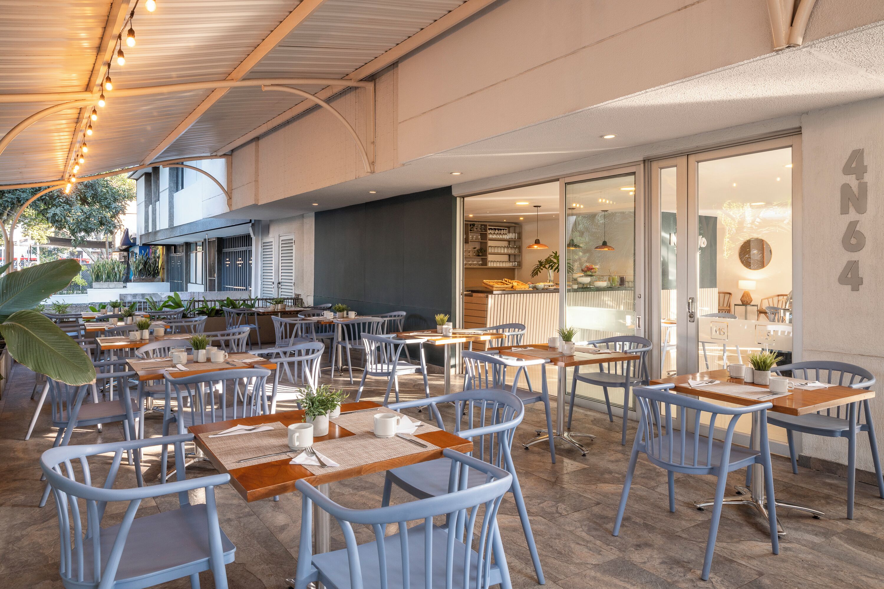 breakfast and lunch served