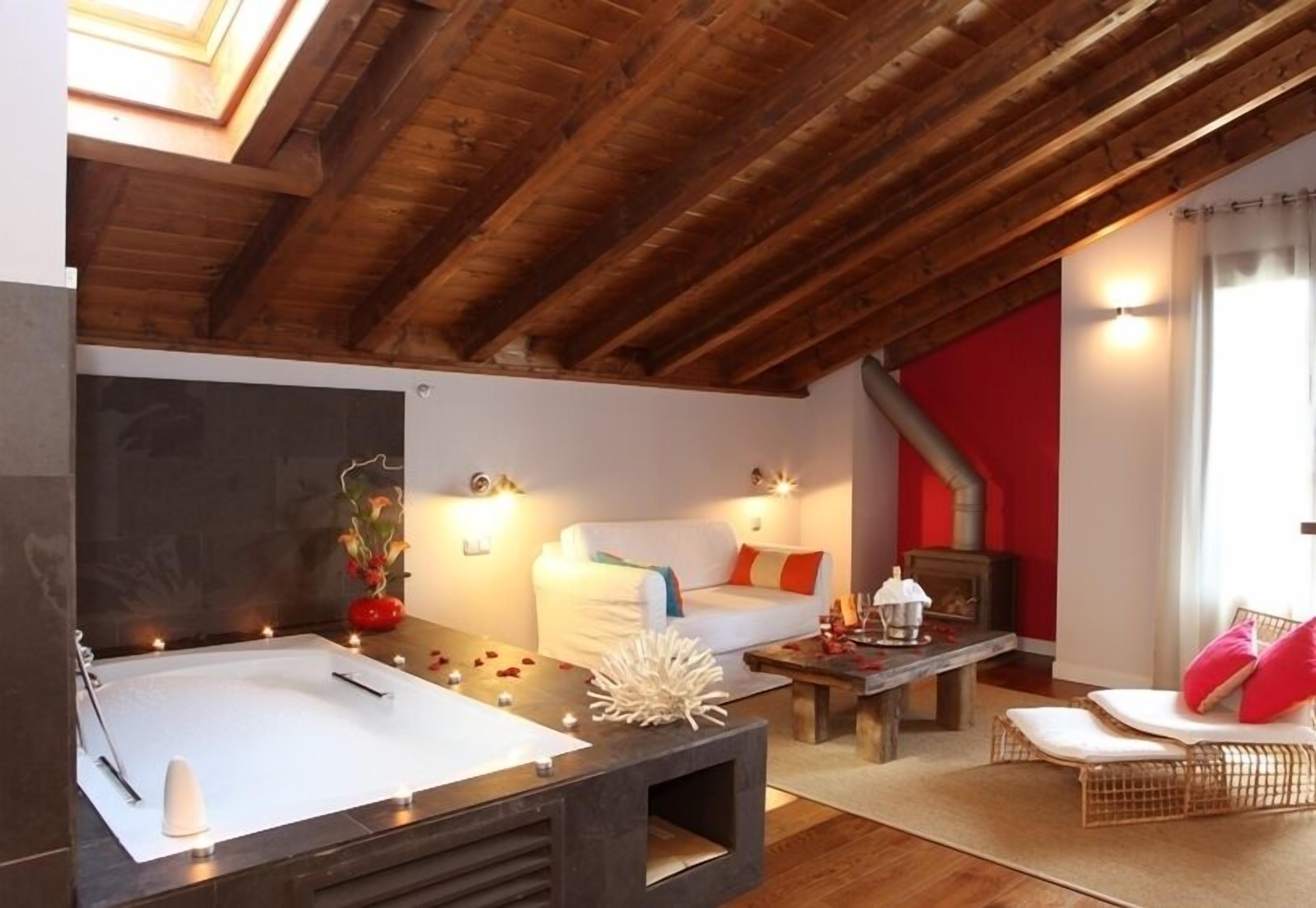 Suite | Jetted bathtub