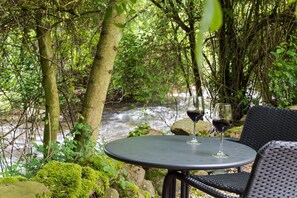 BBQ/picnic area - Hôtel Iribarnia (Lantz)