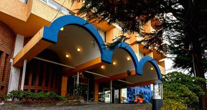 Savoy Inn
