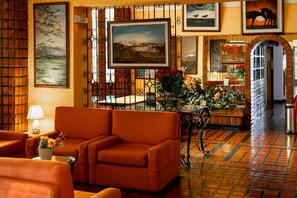 Reception - Savoy Inn (Quito)