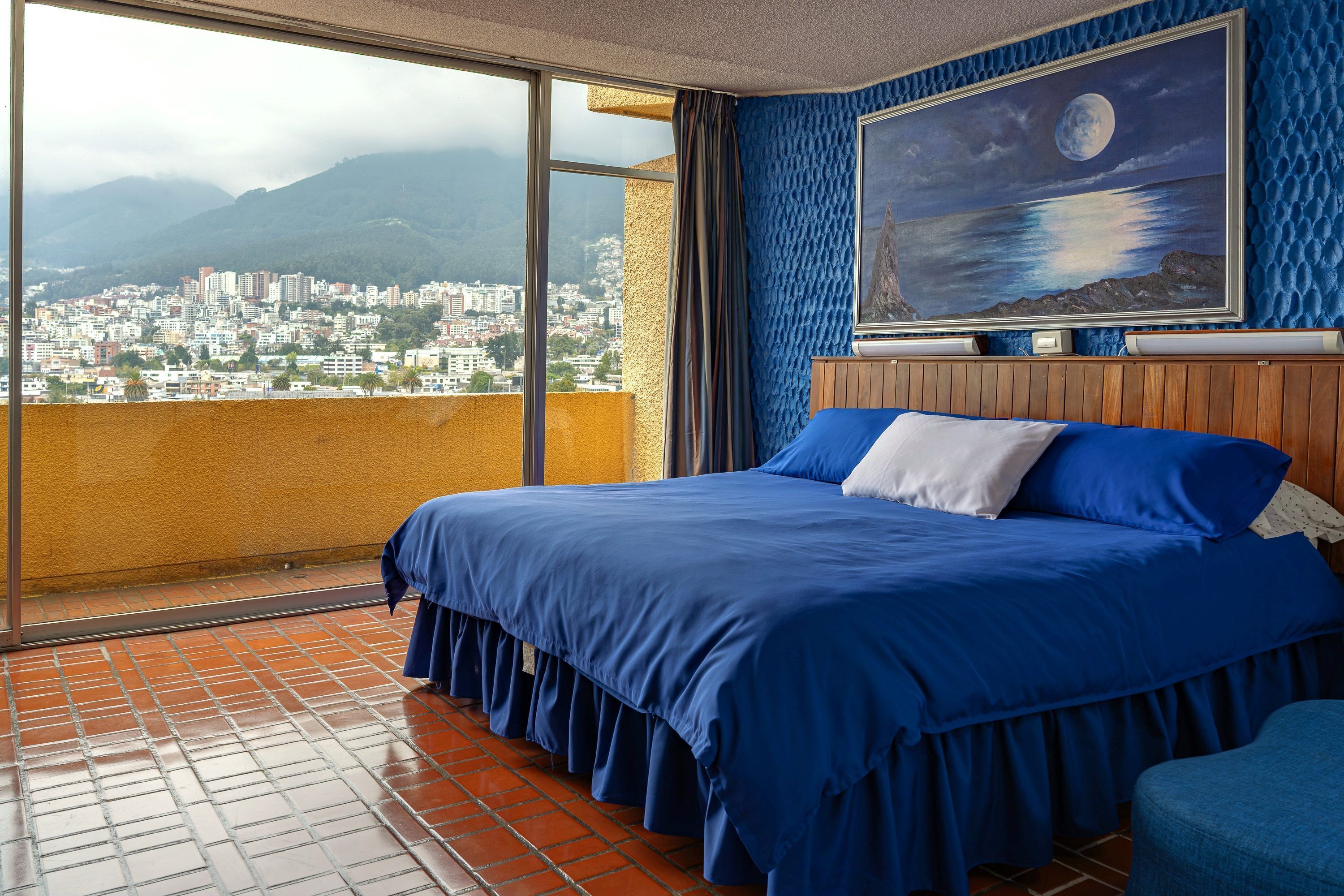 1 bedroom, in-room safe, desk, free WiFi