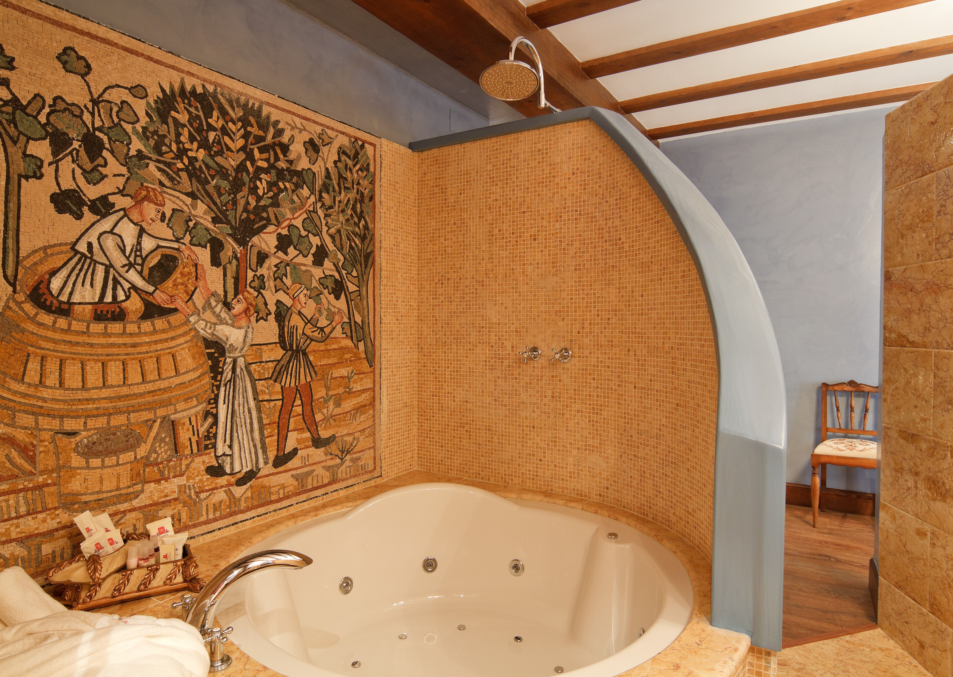 superior double room, jetted tub | bathroom | free toiletries, hair dryer, bathrobes, bidet