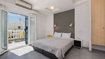Superior Room | Desk, blackout drapes, free WiFi, bed sheets
