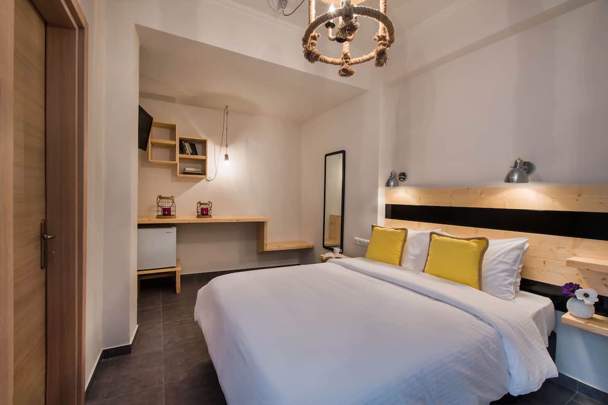 Superior Room | Desk, blackout drapes, free WiFi, bed sheets
