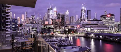 Deluxe Three Bedroom Two Bathroom Apartment with Marina Views | Terrace/patio