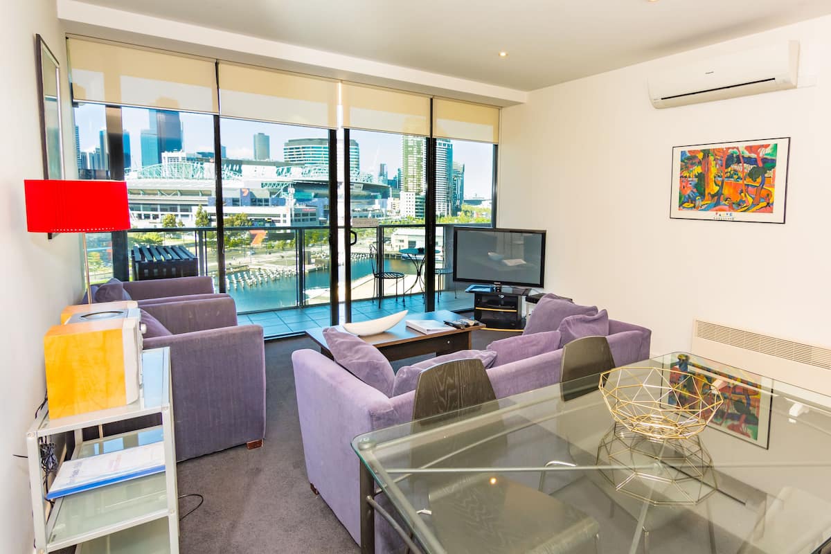 Two Bedroom One Bathroom Apartment | 1 bedroom, desk, iron/ironing board, cribs/infant beds
