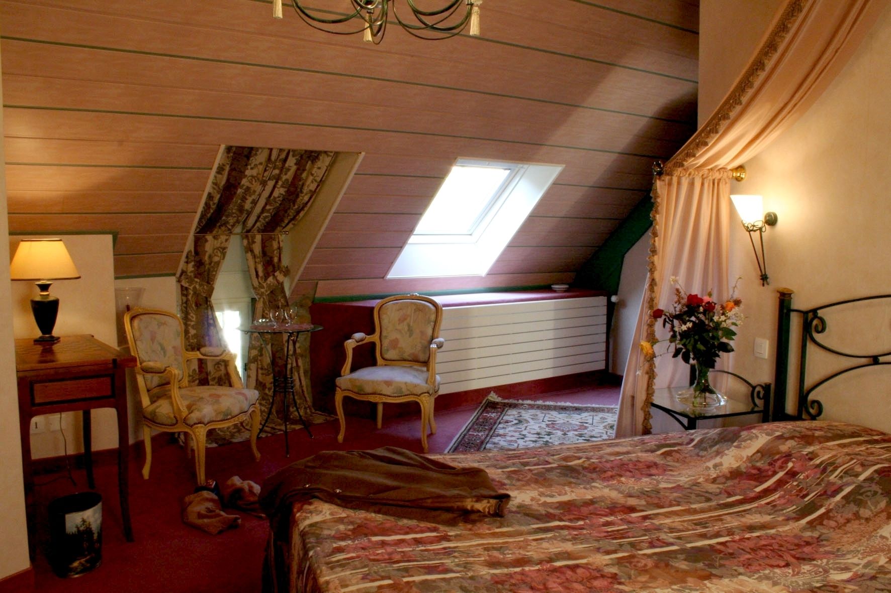 Duplex | In-room safe, desk, free WiFi