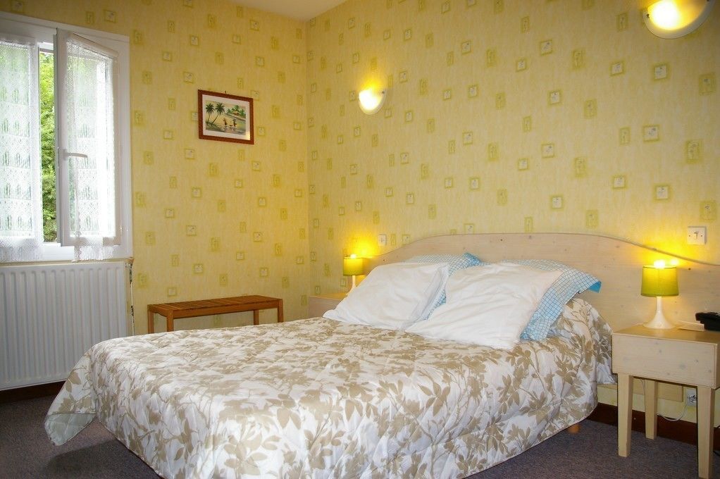 double room | individually decorated, desk, soundproofing, free cots/infant beds