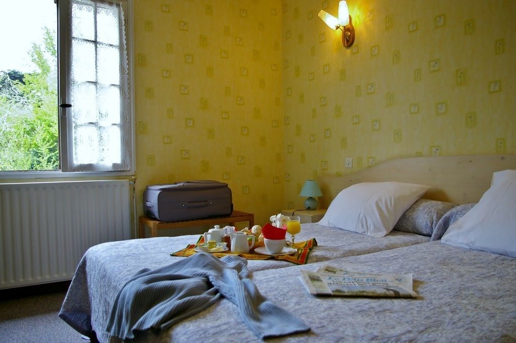 twin room | individually decorated, desk, soundproofing, free cots/infant beds