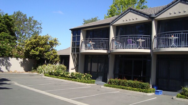 Exterior - Azena Motels (Christchurch)