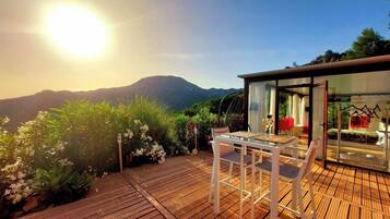 Quarto casal superluxo, vista para a montanha (Oleandro) | Terraço/pátio