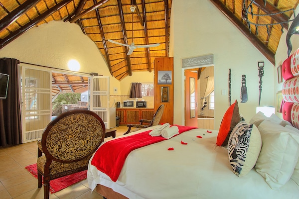 African Experience Villa | Individually decorated, laptop workspace, iron/ironing board, bed sheets