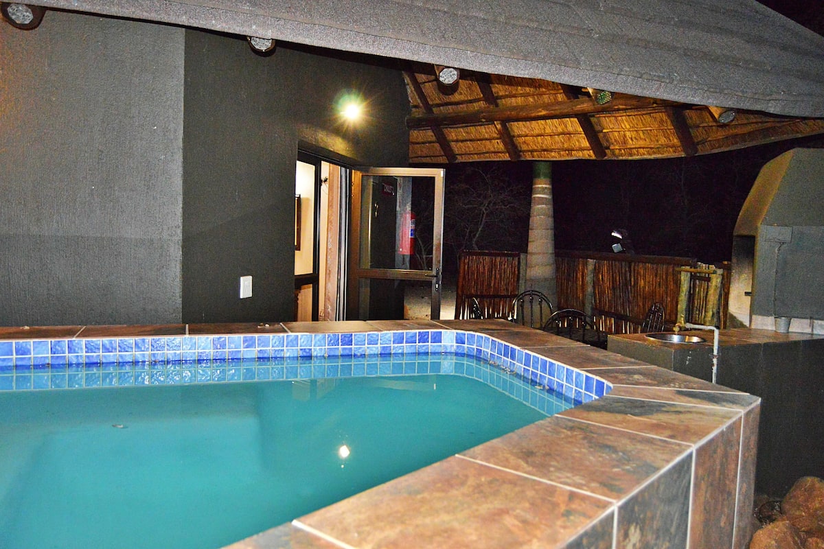 Luxury Villa 1 | Ruang kerja komputer riba, seterika/papan seterika 