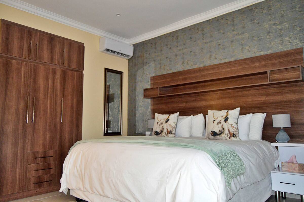 Luxury Room | Ruang kerja komputer riba, seterika/papan seterika 