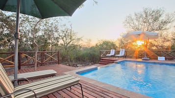 Outdoor pool, pool umbrellas