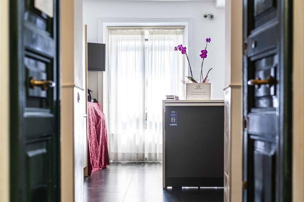 Imperial Suite Rome Guest House