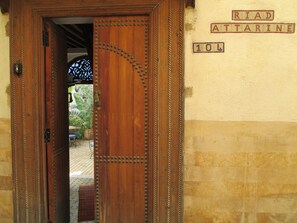 Property entrance - Riad Attarine (Fes)