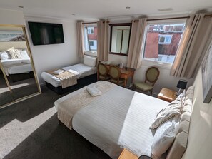 Family Room | Desk, iron/ironing board, free cribs/infant beds, free WiFi - Cecil Court Hotel (Bournemouth)