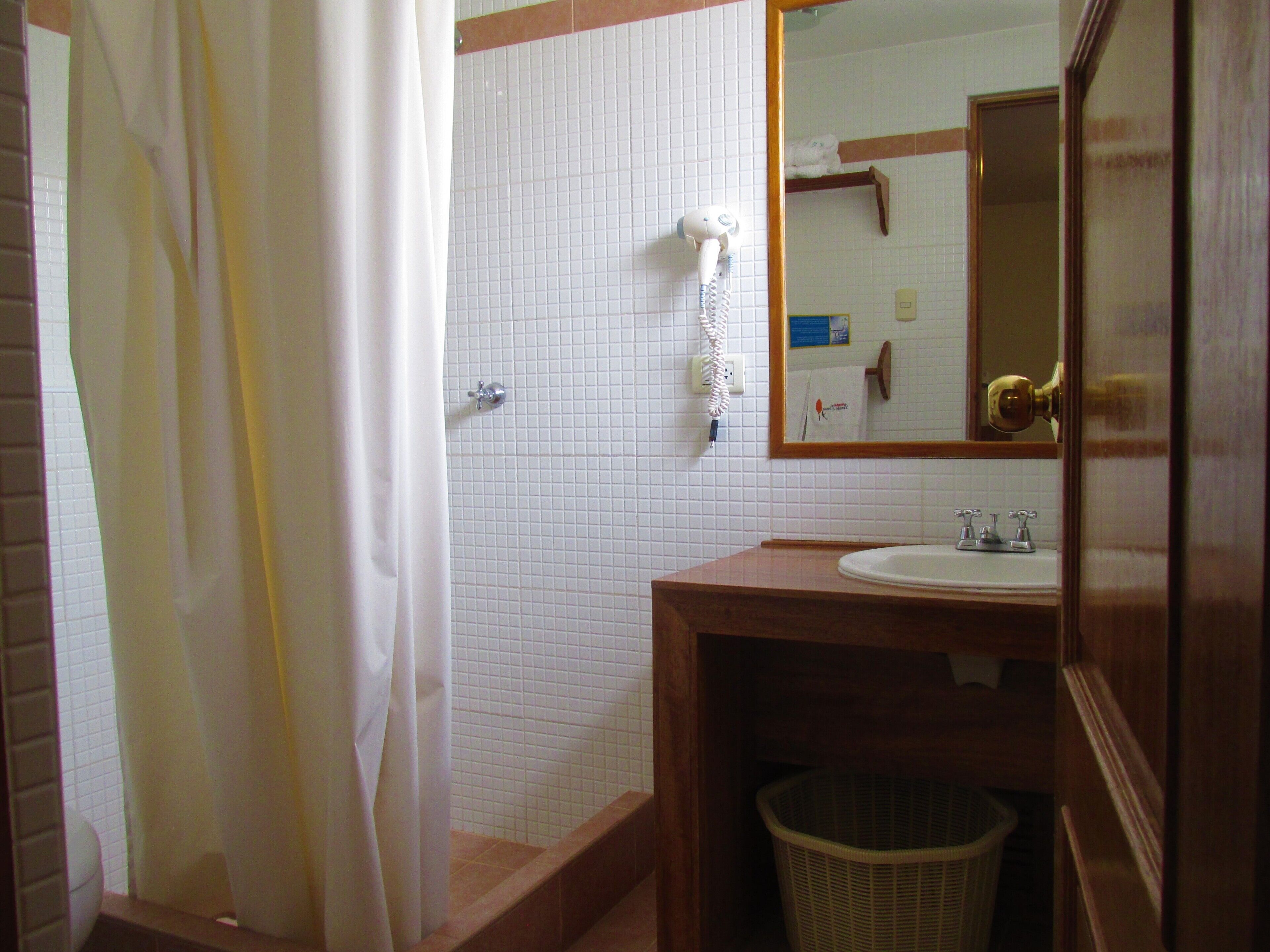 standard twin room, 1 bedroom | bathroom | shower, free toiletries, hair dryer, towels