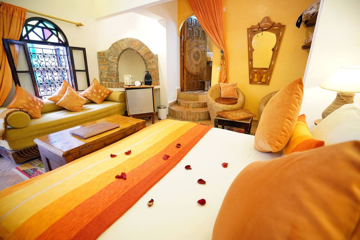 Suite (Mango) | 1 bedroom, Egyptian cotton sheets, premium bedding, Tempur-Pedic beds