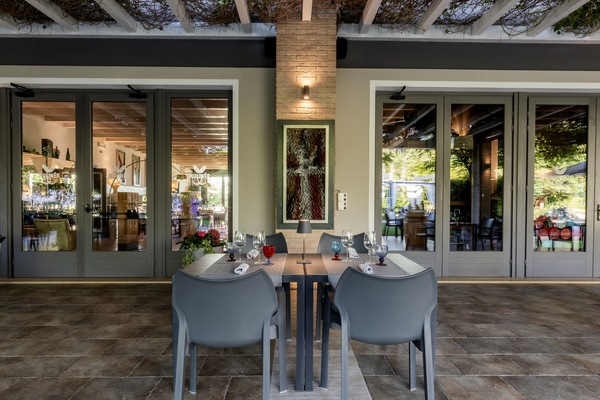 Serviço de café da manhã, culinária italiana, vistas para o jardim