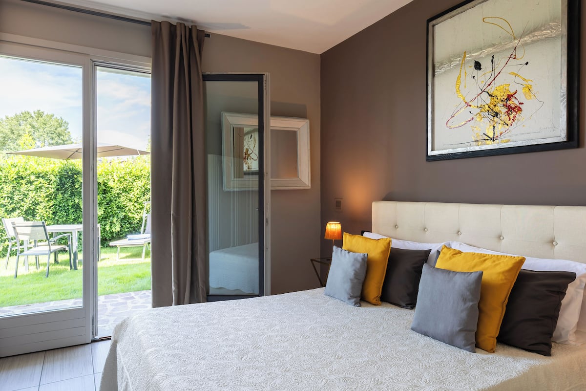 1 bedroom, Frette Italian sheets, down duvets, individually decorated