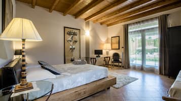 1 bedroom, Frette Italian sheets, down duvets, individually decorated