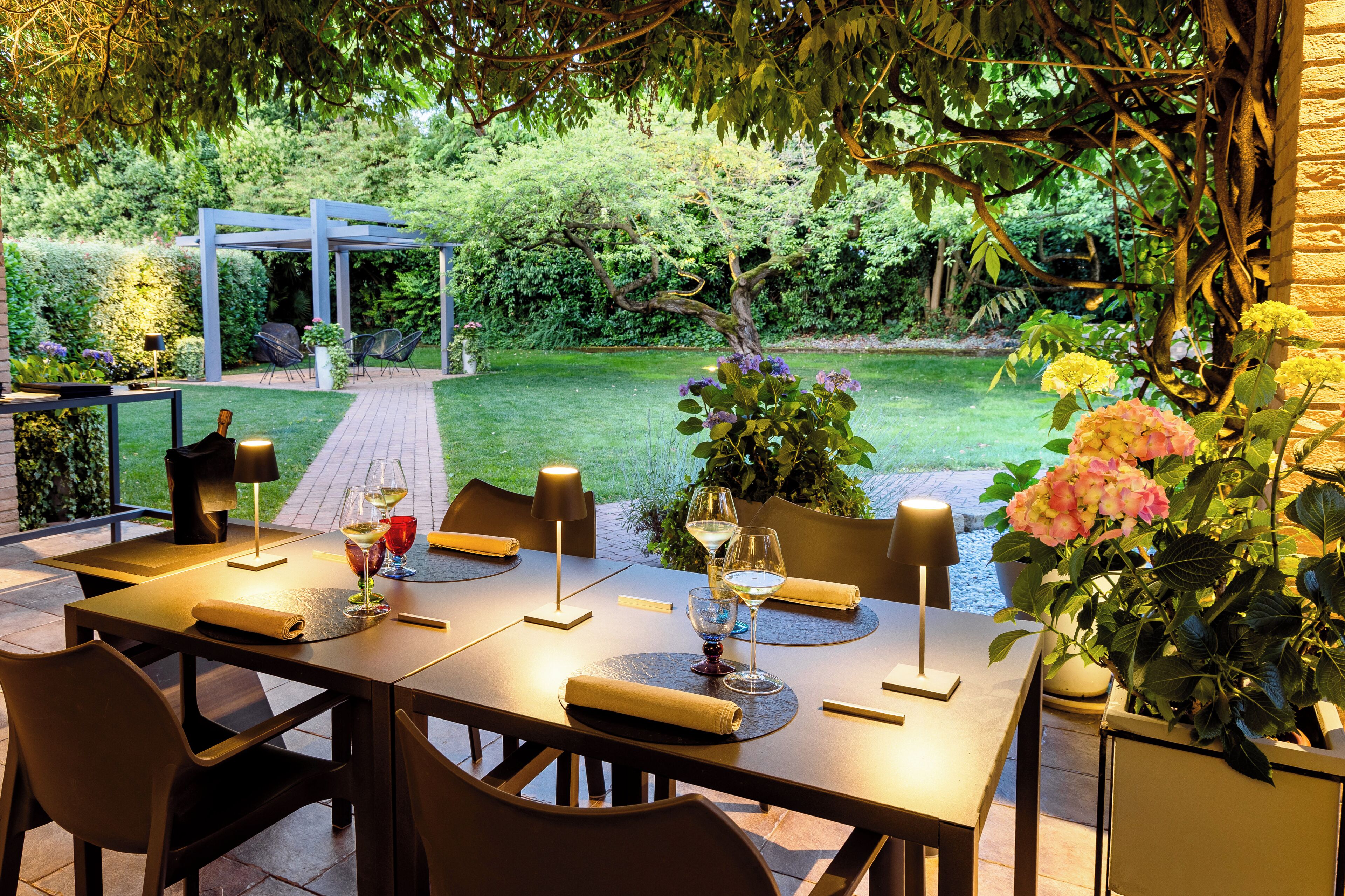 Servizio di colazione, pranzo, cena e brunch