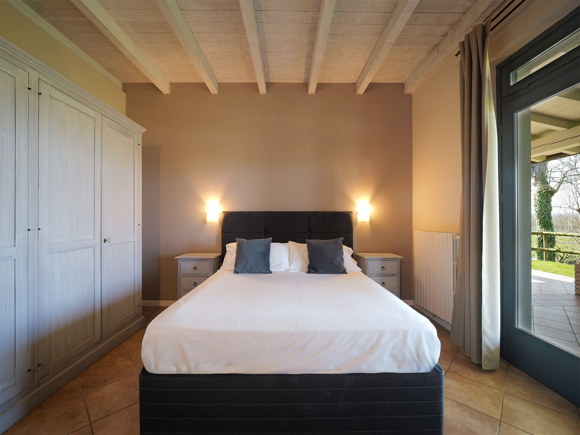 EXECUTIVE SUITE CON 2 CAMERE DA LETTO E SOGGIORNO | Italienska Frette-lakan, duntäcken och individuell inredning