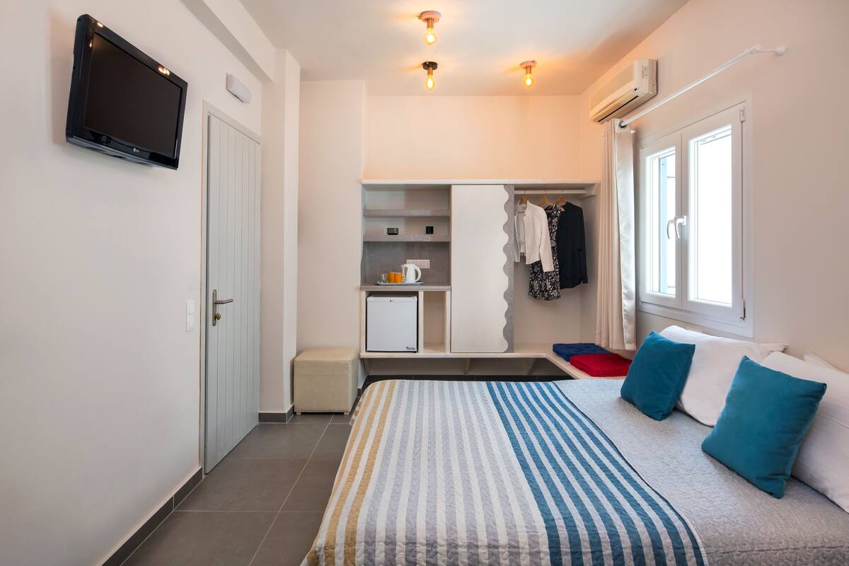 Minibar, safe på rommet, lydisolert og strykejern/-brett