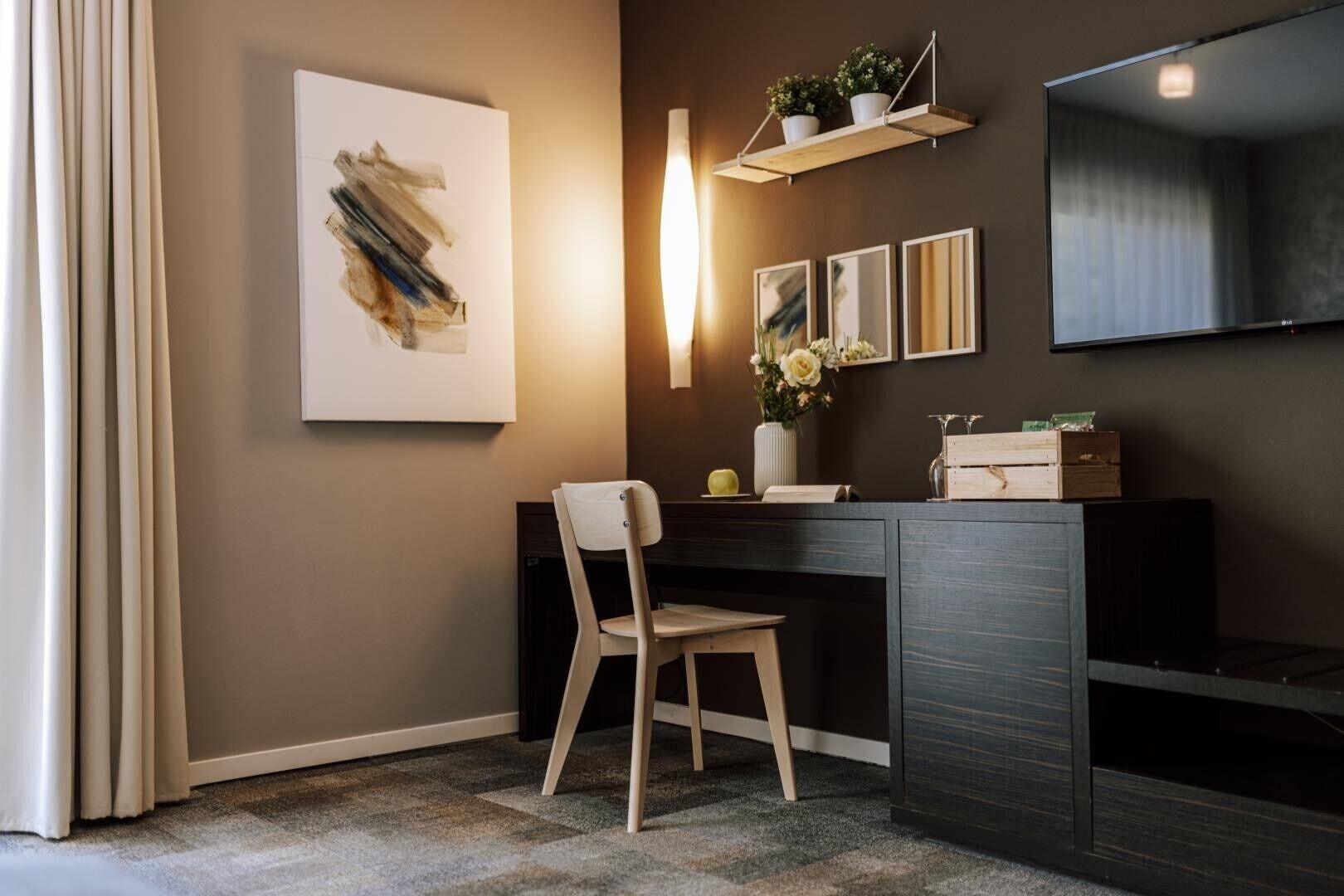 premium double or twin room | minibar, desk, soundproofing, free wifi