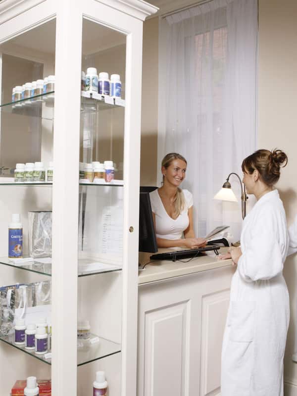 Sauna, hot tub, body treatments, mud baths, hydrotherapy, aromatherapy