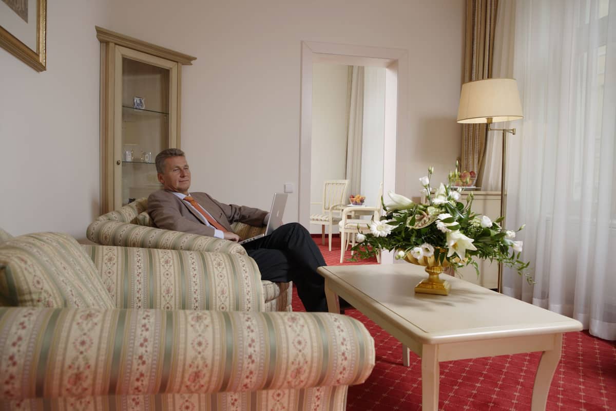 1 slaapkamer, een minibar, een kluis op de kamer, een bureau