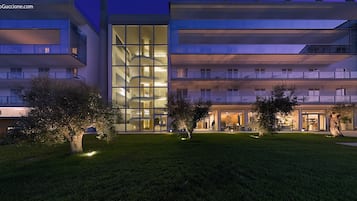 Façade de lâhĂ©bergement - soirĂ©e/nuit