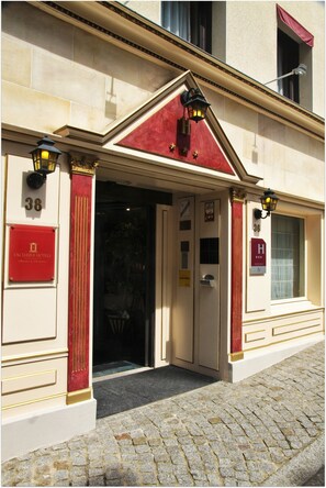 Property entrance - Hotel de Clisson (Saint-Brieuc)